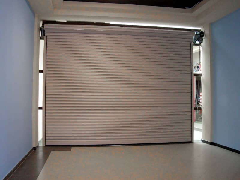 Роллетные ворота DoorHan в Бийске с установкой