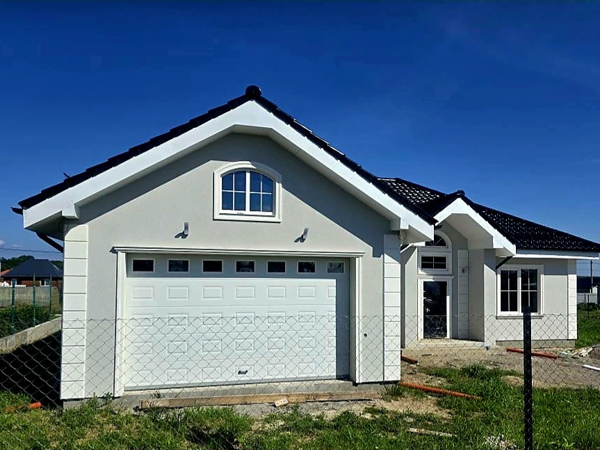 Секционные ворота DoorHan в Бийске с установкой