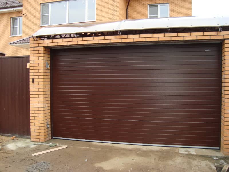 Секционные ворота DoorHan в Бийске с установкой