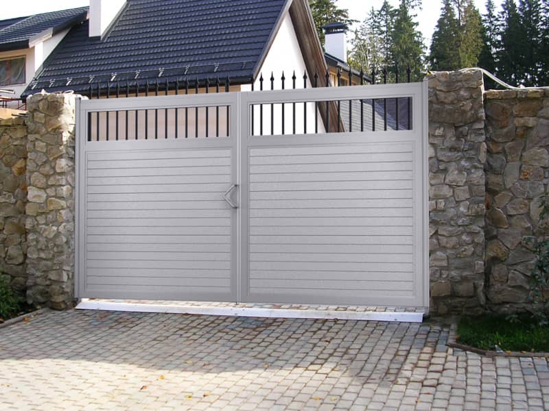 Уличные ворота DoorHan в Бийске с установкой
