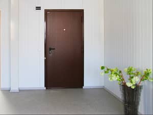 Предлагаем входные железные двери в квартиру DoorHan ЭКО 980х2050 в Бийске по выгодной цене